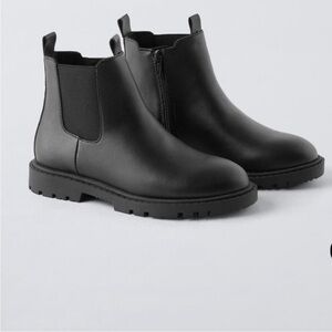 Zara Sleek Black Chelsea Boots